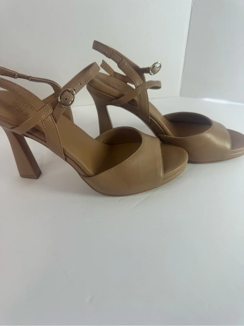 Naturalizer Women’s Beige Leather Strappy Ankle Block Heel Sandals 9.5 NWOB